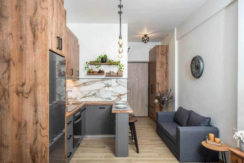 Next To Metro St Athens! Apartment *