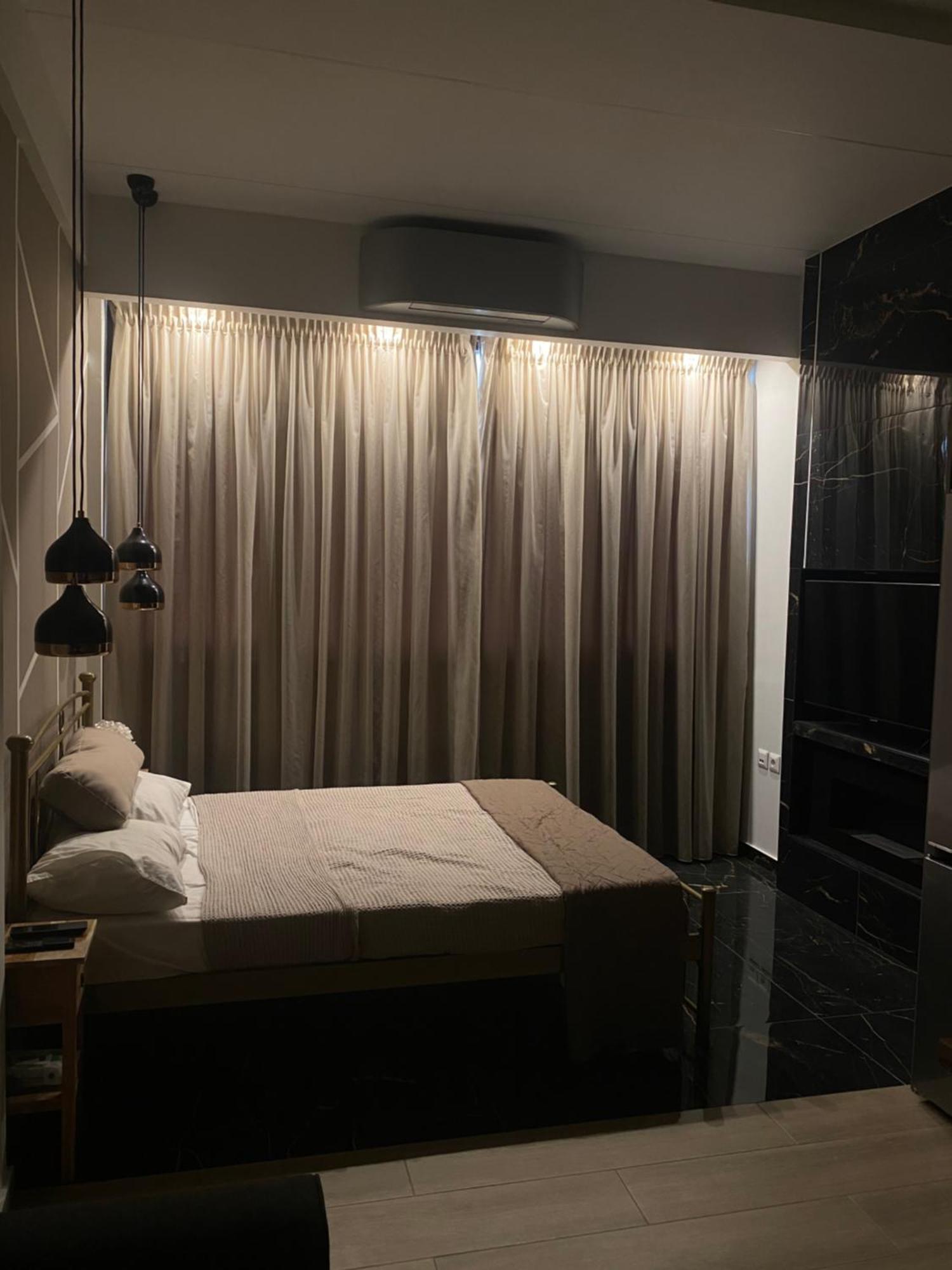 Apartment Next To Metro St Athens! *